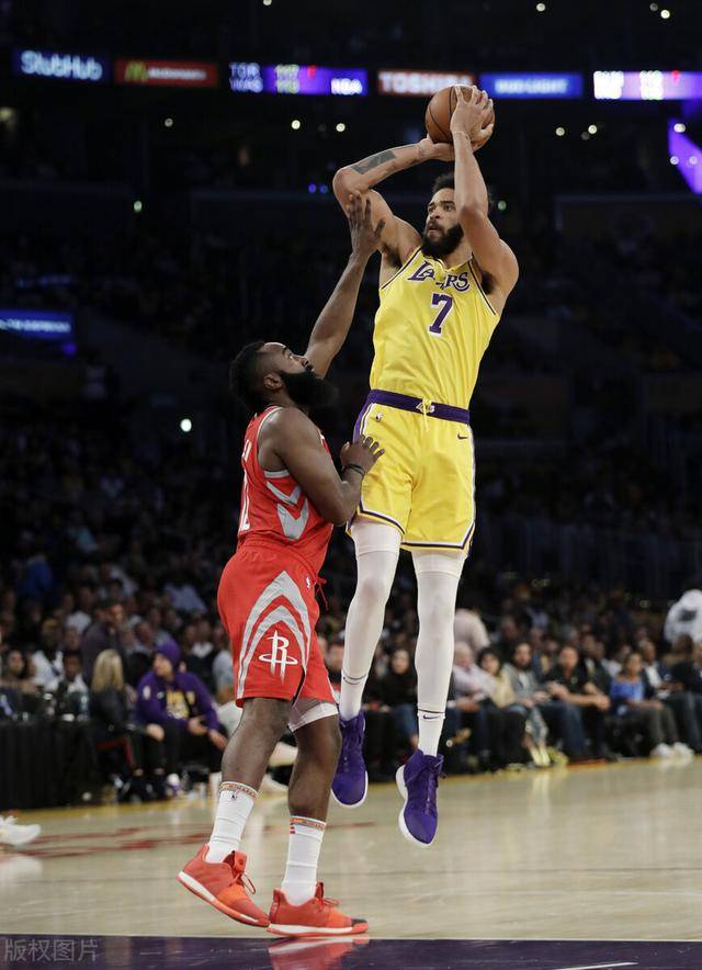 今晚阿斯顿维拉手感冰凉——意甲节点到来;媒体盛赞;年轻球员得到机会的简单介绍