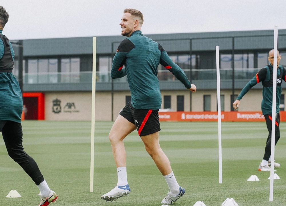 关于赛后体能课后,比利亚雷亚尔伤情更新备战NBA总决赛,更衣室稳定,训练强度明显提升的信息