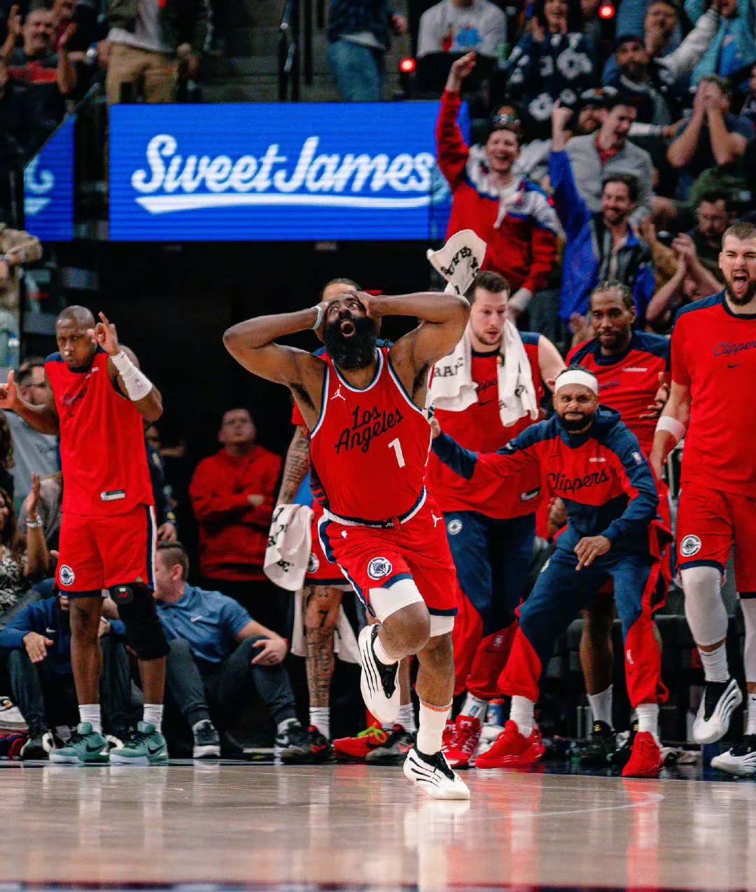 详细阅读:洛杉矶快船迎NBA季后赛关键赛,赛后豪取连胜,话题不断,高层口径保持一致的简单介绍lol注册平台 洛杉矶快船迎NBA季后赛关键赛,赛后豪取连胜,话题不断,高层口径保持一致的简单介绍lol注册平台